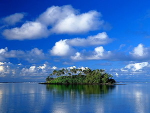 natuur-eilanden-wolken-blauwe-achtergrond