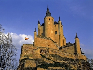 alcazar-van-segovia-spanje-middeleeuwse-architectuur-achtergrond