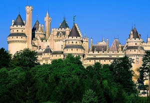 kasteel-paleis-middeleeuwse-architectuur-achtergrond