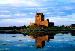 kasteel-van-dunguaire-ierland-reflectie-achtergrond