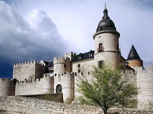 simancas-castle-spanje-middeleeuwse-architectuur-achtergrond