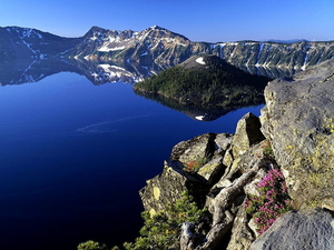 crater-lake-national-park-bergen-oregon-verenigde-staten-van-amer
