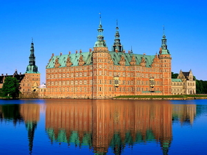 frederiksborg-kasteel-reflectie-hillerod-achtergrond
