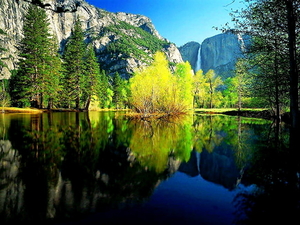 reflectie-natuur-meer-bergen-achtergrond