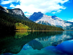 yoho-national-park-of-canada-natuur-bergen-reflectie-achtergrond