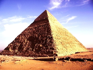 piramide-van-chefren-oudheid-remaya-square-achtergrond
