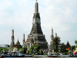 wat-arun-paleis-bangkok-thailand-achtergrond