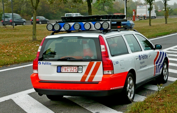 P1070301_Volvo-V70_Politie_TVC-325_2009