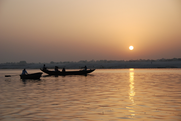 Zonsopgang boven de Ganges