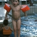Laura in het zwembad 1984