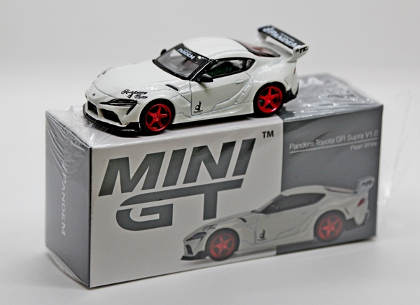 IMG_2540_Mini-GT_Pandem-Toyota-GR-Supra-V1_Pearl-White_LHD_NiX-TS