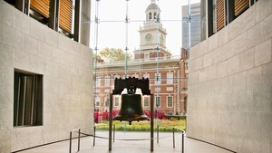 2 PHI2 liberty bell independence hall