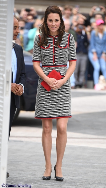 Kate-V-and-A-Exhibition-Road-June-29-2017-Gucci-Check-Dress-J-Wha