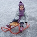 kleindochter Maartje voor het eerst op het ijs