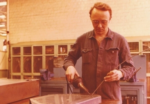 Bob  bij pvc lassen in het radiatoren fabriek