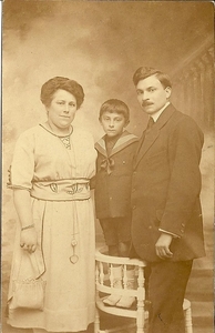 Grootmoeder, pa, grootvader 1919