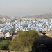 4b Jodhpur _ zicht  vanaf het Mehrangarh Fort. De blauwe kleur va