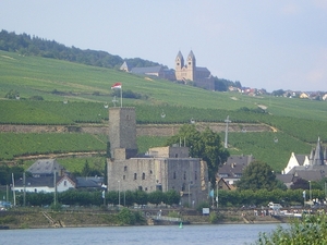 Bingen - Zicht op Rdesheim am Rhein aan de overzijde van de Rijn