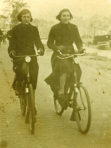 Wolterdina en Antje Meis. 1936