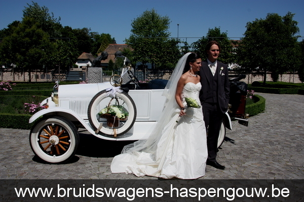 Oldtimers WURFELD Maaseik  bruidswagens