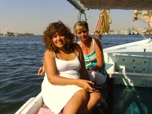 Felucca, met vriendin Lieve, op bezoek in Luxor.