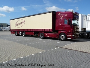 Trucks 044-border