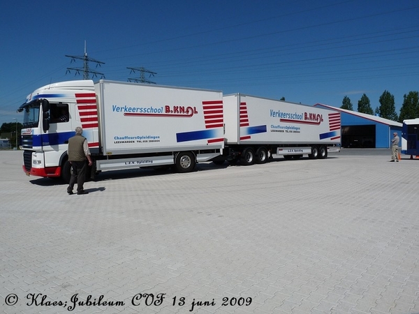 Trucks 048-border