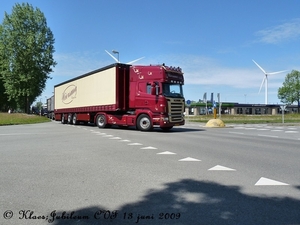 Trucks 088-border