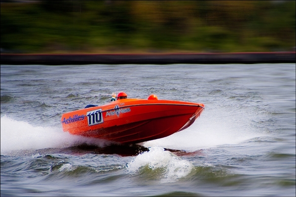 raceboot06