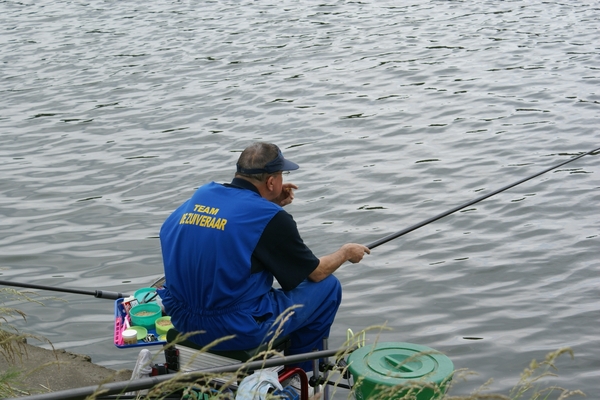 20070604-Watersportbaan vissen 069