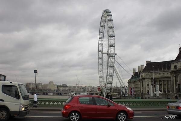 London Eye vanaf  de brug.