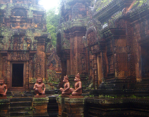 BANTEAY SREI