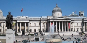 1A2 Trafalgar Square _zicht op de National Gallery