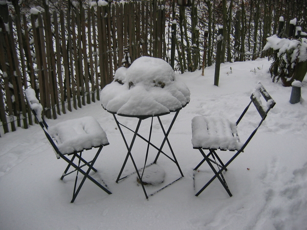 tafel; gedekt; sneeuw