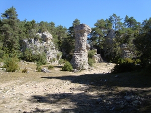 Een fallus in het stenen landschap