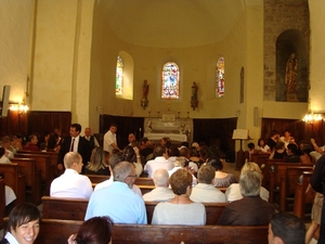 Binnenzicht kerk Peyreleau open op 15 augustus
